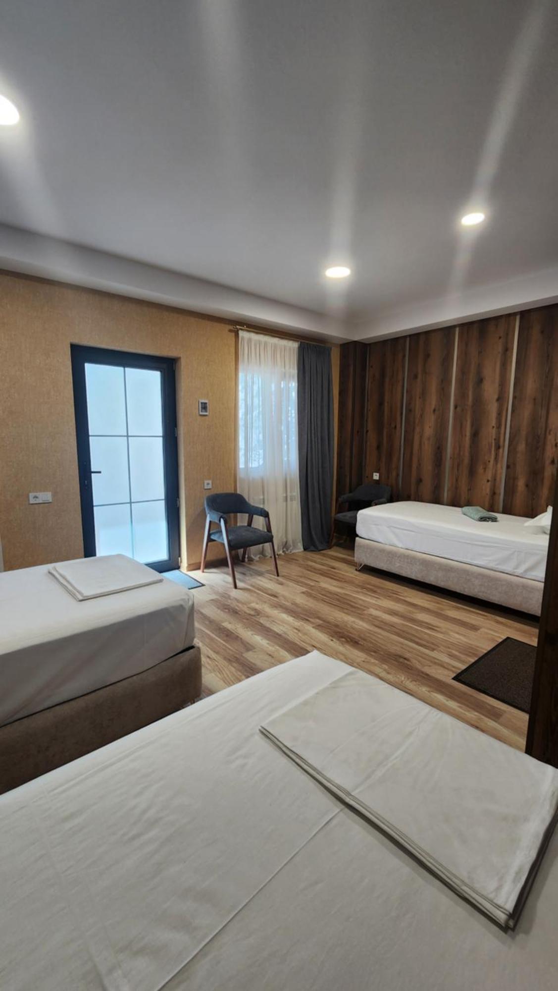 Khorgo Hotel Gori Kültér fotó