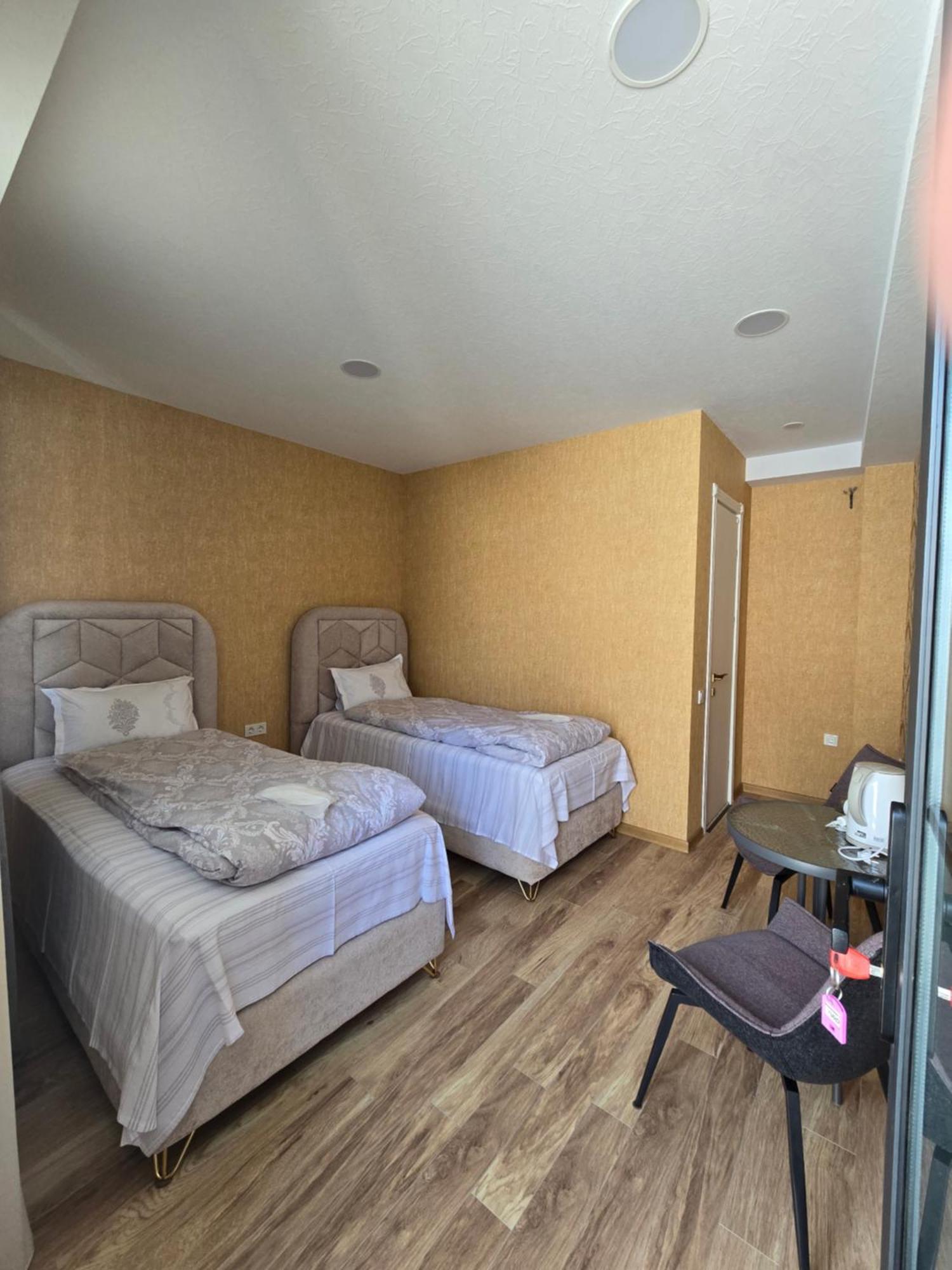 Khorgo Hotel Gori Kültér fotó